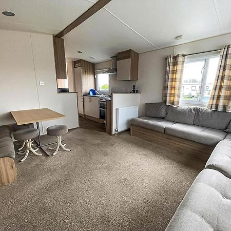 Superb 6 Berth Caravan At St Osyth Beach, Near Clacton-On-Sea Ref 28008Mc Ngoại thất bức ảnh