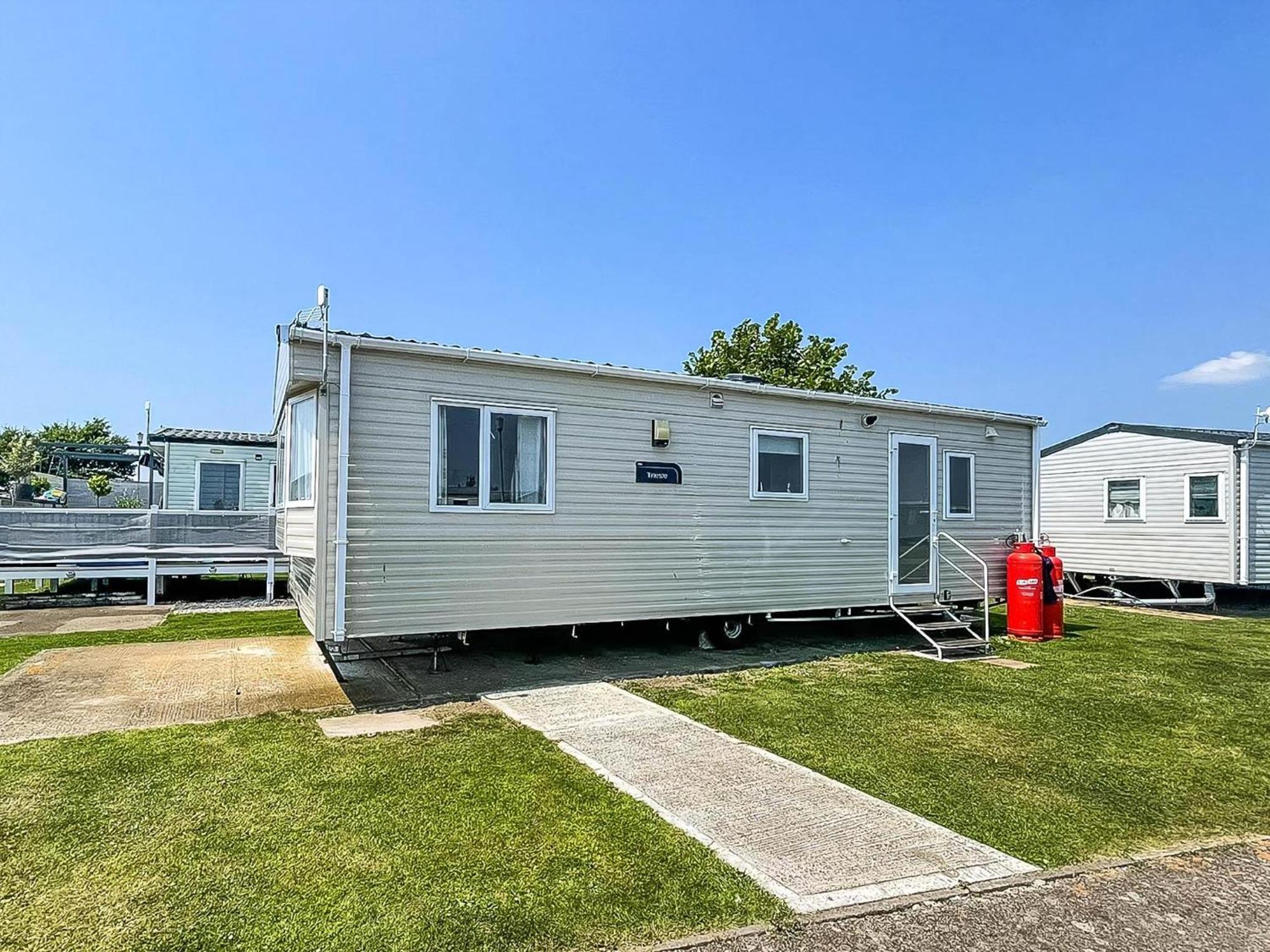 Superb 6 Berth Caravan At St Osyth Beach, Near Clacton-On-Sea Ref 28008Mc Ngoại thất bức ảnh