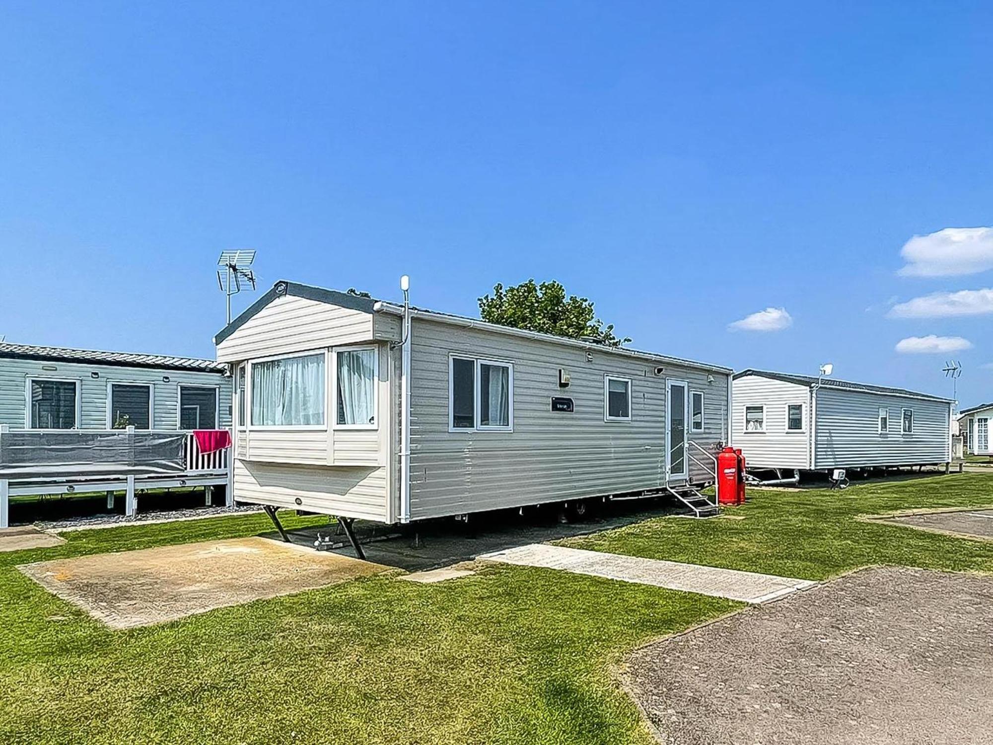 Superb 6 Berth Caravan At St Osyth Beach, Near Clacton-On-Sea Ref 28008Mc Ngoại thất bức ảnh